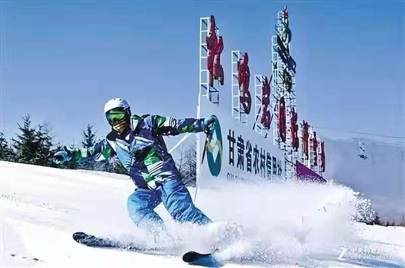和政滑雪场.jpg